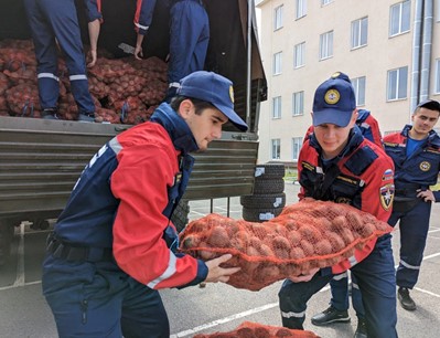 25 тонн гуманитарной помощи отправятся для бойцов и мирных жителей новых регионов России.