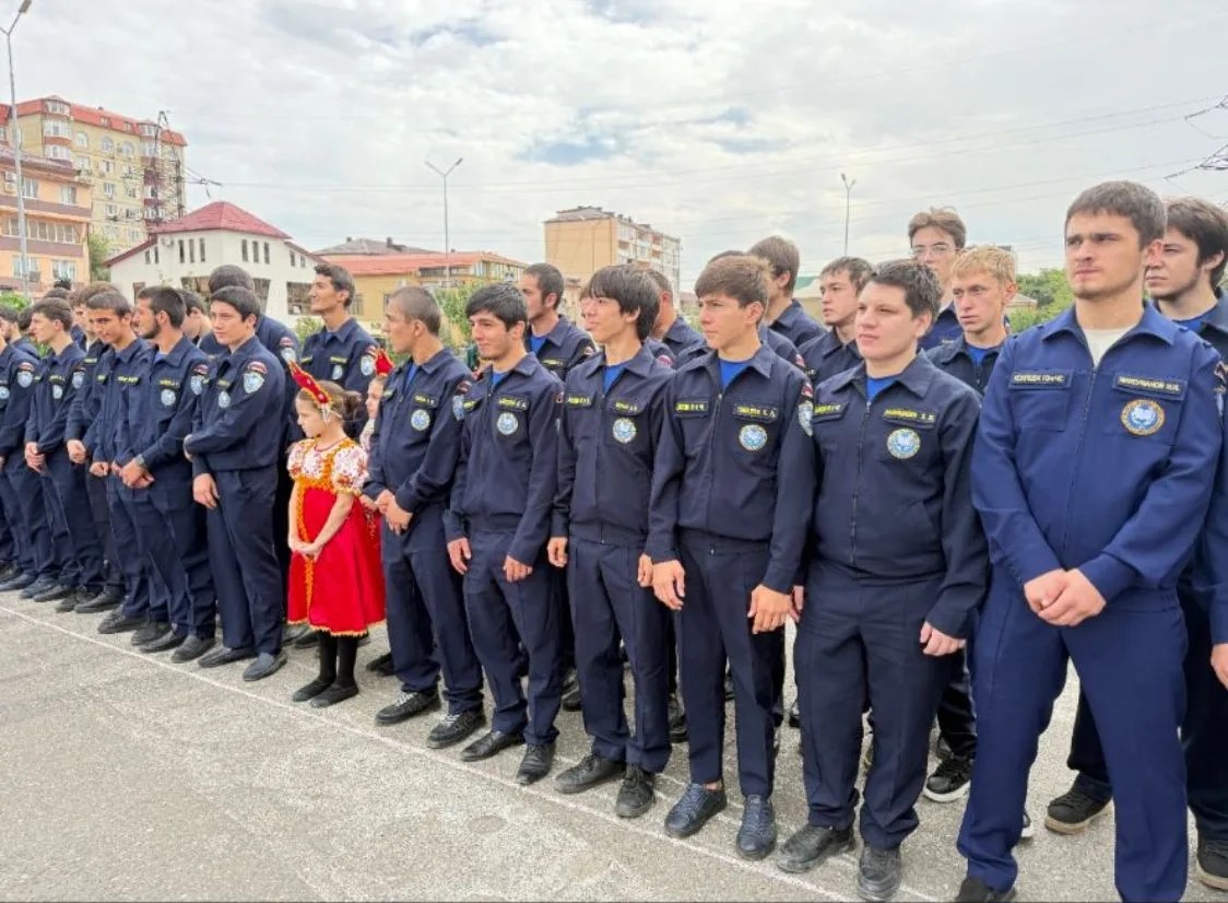 Акция по созданию самого большого флага России