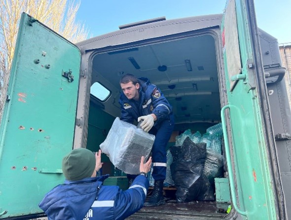 Добровольцы ВСКС доставили сладкие подарочные наборы в Волновахский район Донецкой Народной Республики