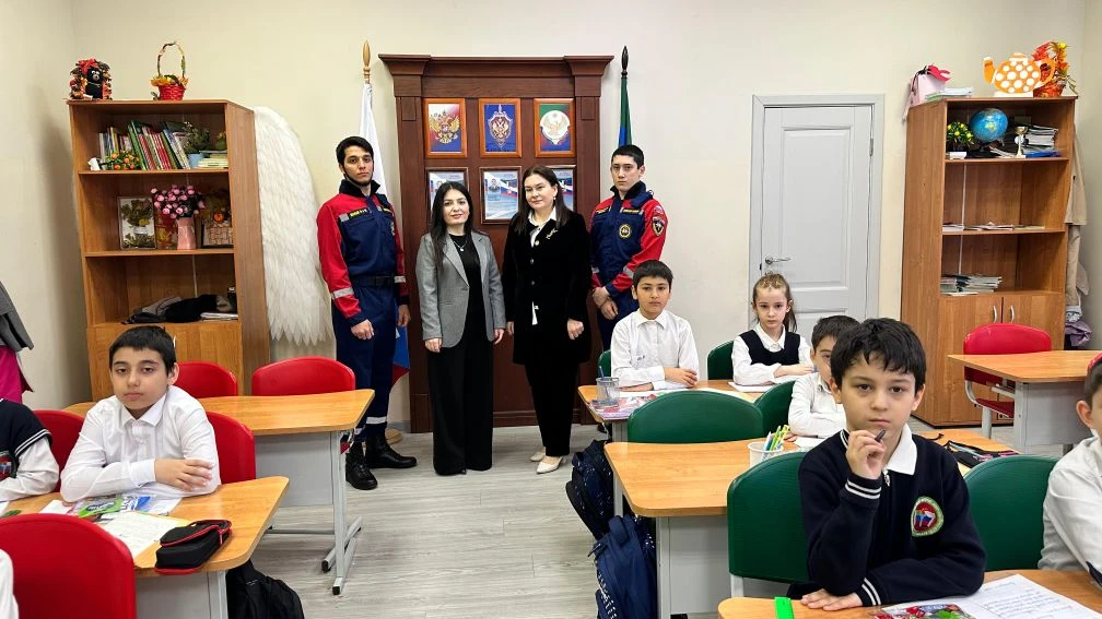 Посещение школы-интернат для детей-сирот и детей оставшихся без попечения родителей