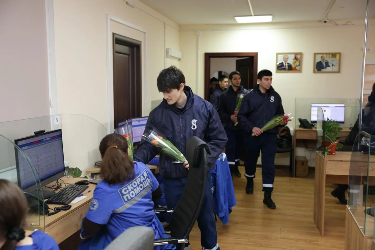 Поздравление от студентов Колледжа с 8 марта