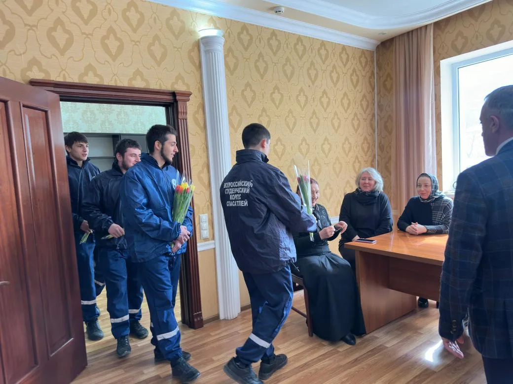 Поздравление от студентов Колледжа с 8 марта