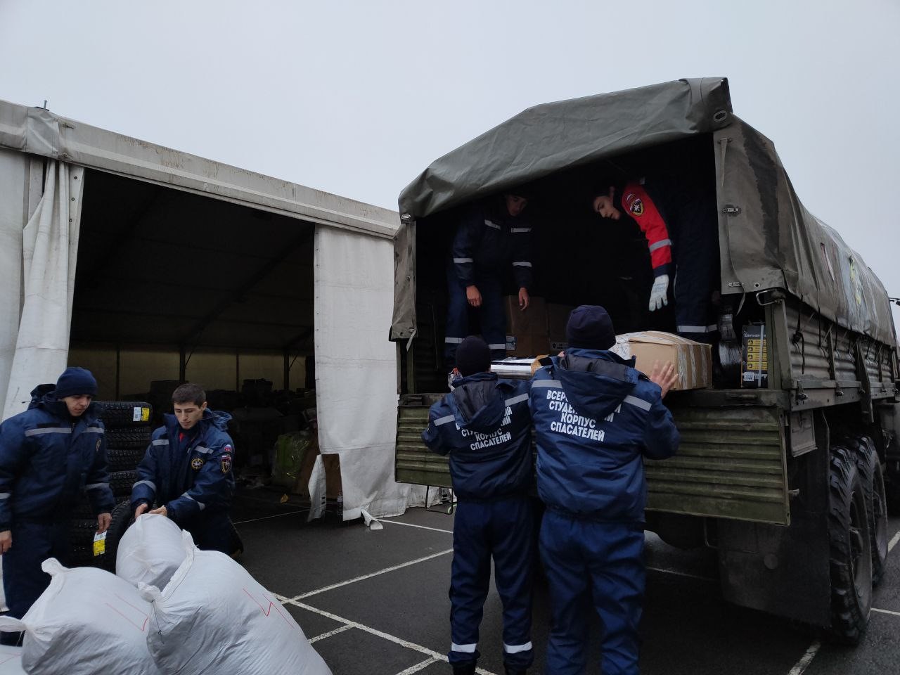 Студенты спасатели Колледжа ГО и ЧС отправились в г. Ростов для участия в гуманитарной миссии.