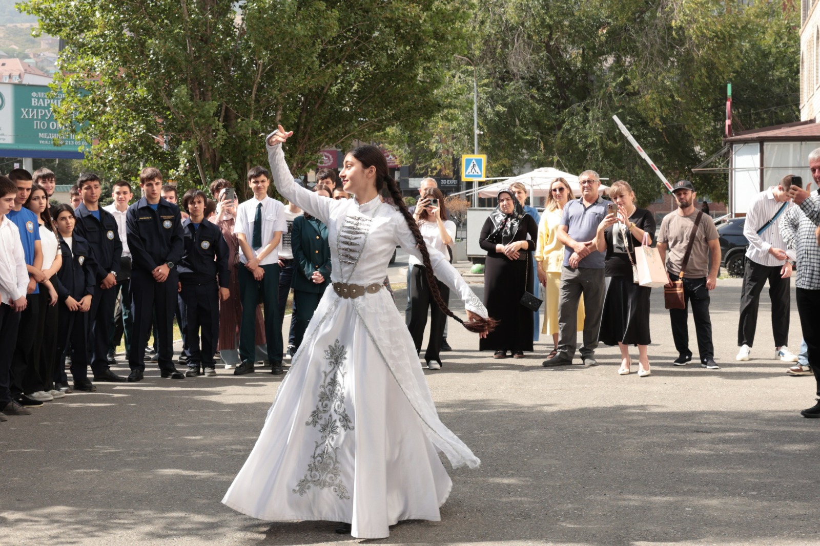 Торжественная линейка посвященная новому учебному году